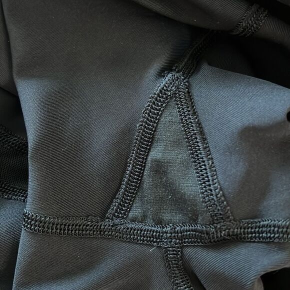 Lululemon Seek the Heat Hi-Rise Mesh 28" Full Length Tight Black Size 2 Yoga - Picture 8 of 11